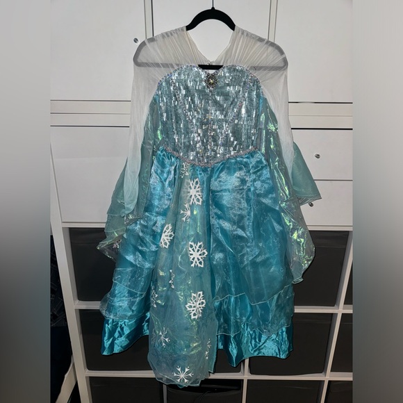 Frozen Limited Edition Girls Elsa Deluxe Gown Dress Attached Cape 9/10 - Picture 1 of 8